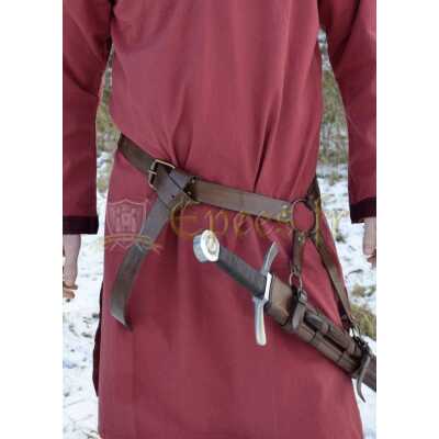 Ceinture médiévale avec anneaux de fixation