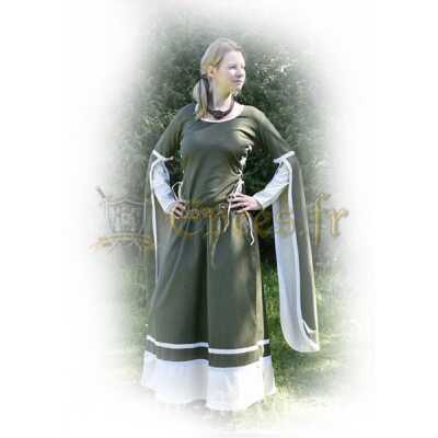 Robe médiévale longues manches et passementerie